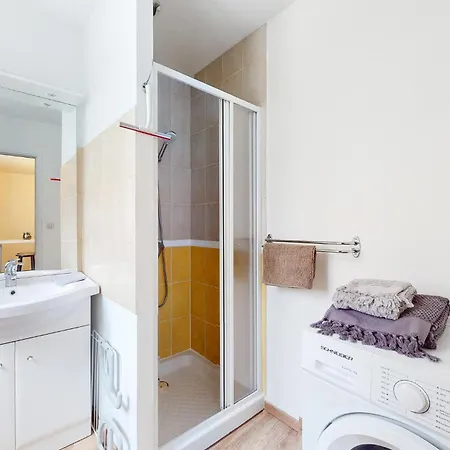 Apartment Cozy In With Kitchen *