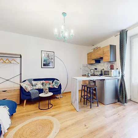 Apartment Cozy In With Kitchen
