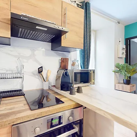 Cozy In With Kitchen Apartment
