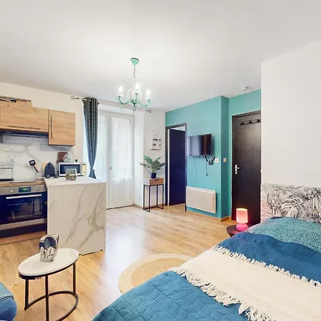 Apartment Cozy In With Kitchen *